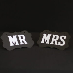Letreros cartón negro Mr. & Mrs.