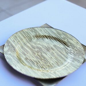 Platos para bocadillos dorados